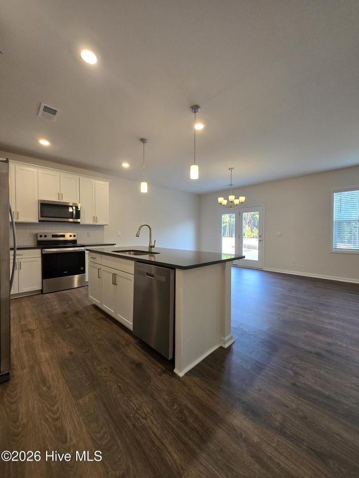 531 Banbury Ln - Photo 4 of 22