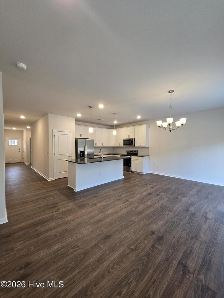 531 Banbury Ln - Photo 5 of 22