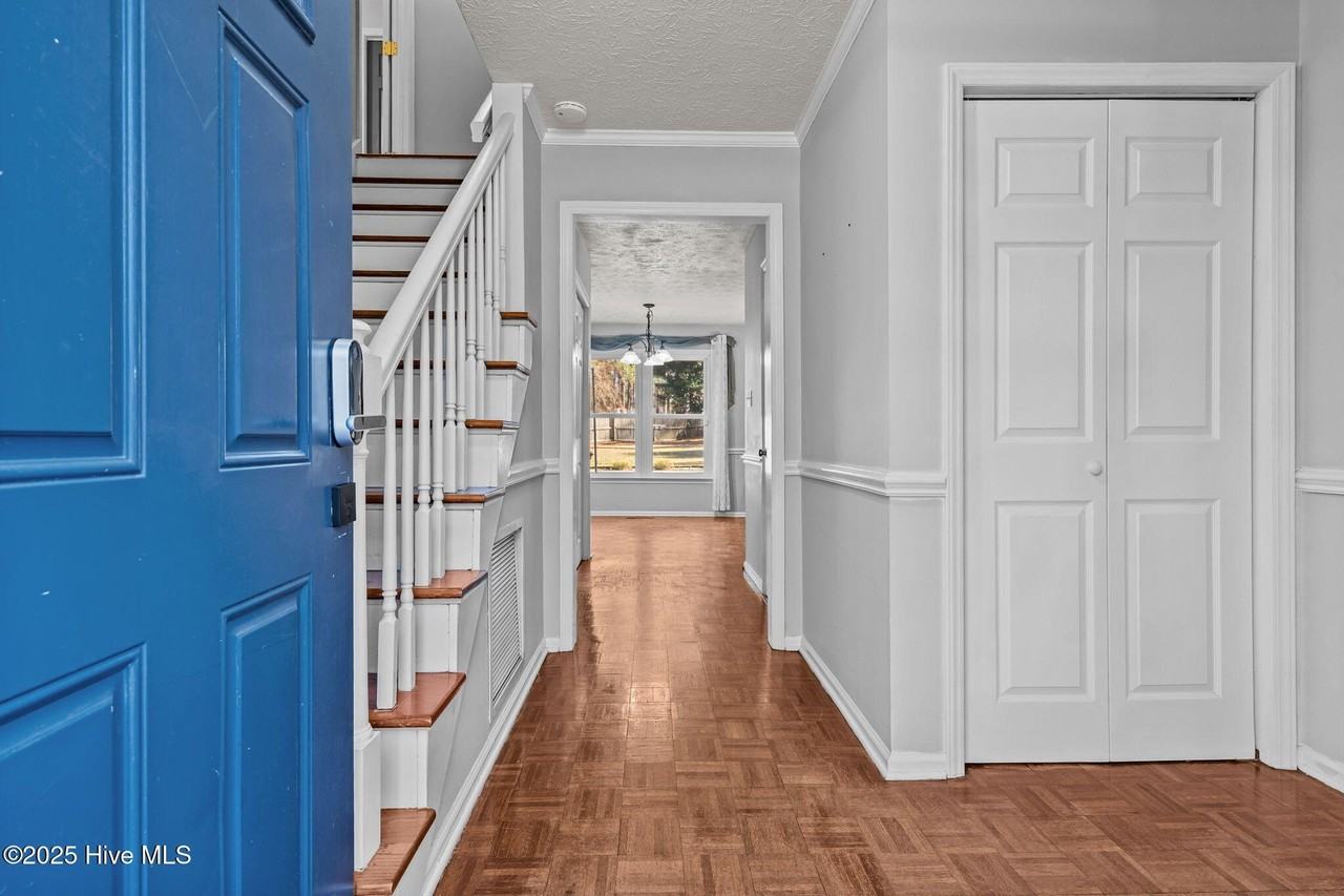 215 Canterbury Rd - Photo 2 of 50