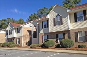 featured image of 2810 Mulberry Ln Apt B #B
