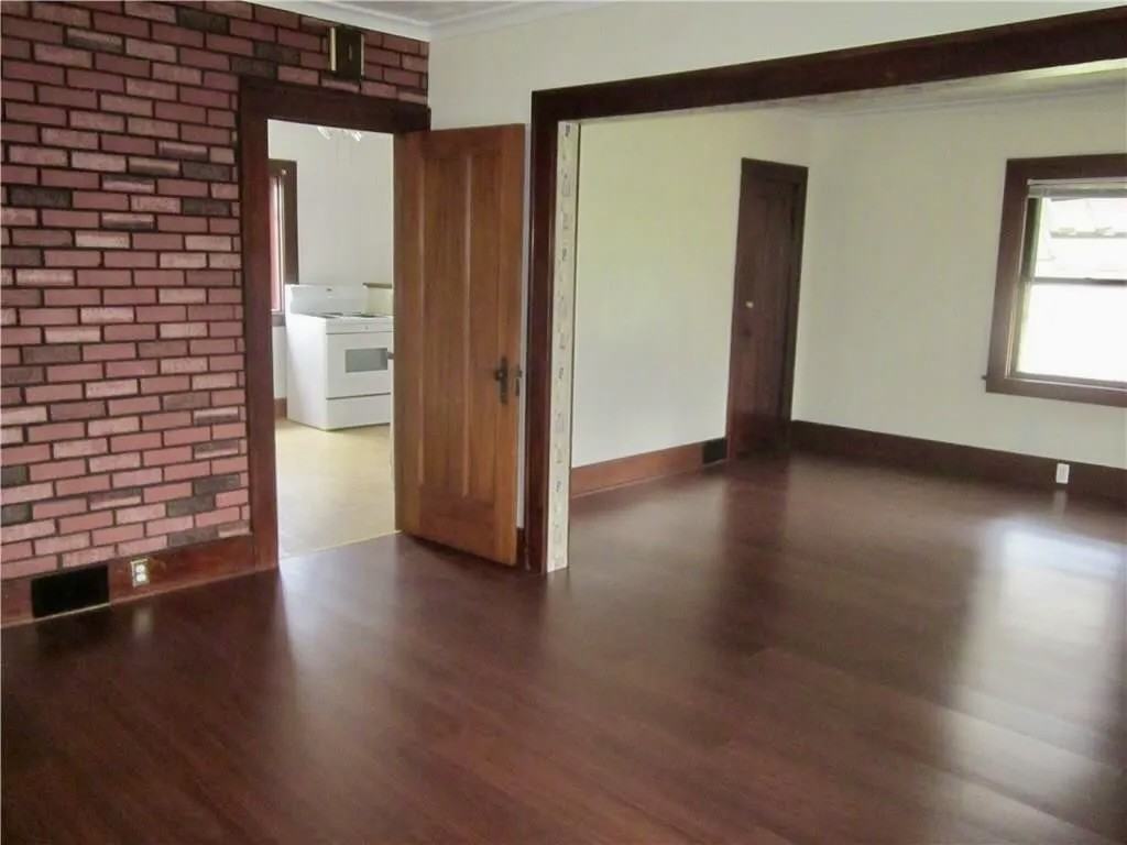 192 Congress Ave #1 - Photo 2 of 10