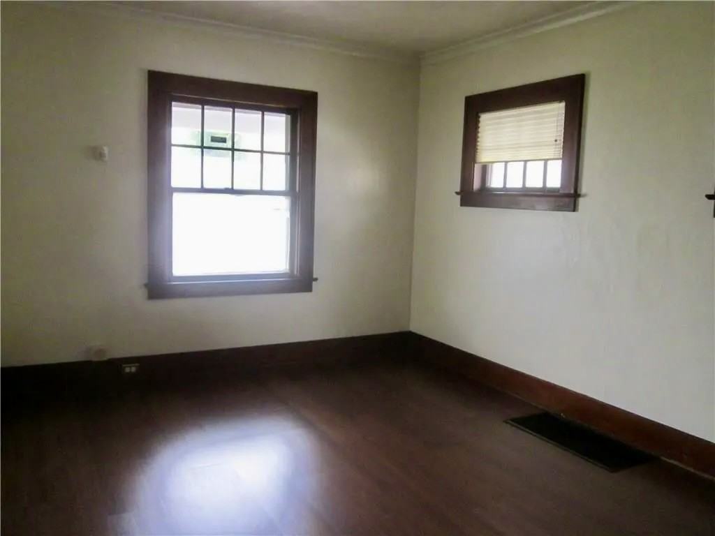 192 Congress Ave #1 - Photo 3 of 10