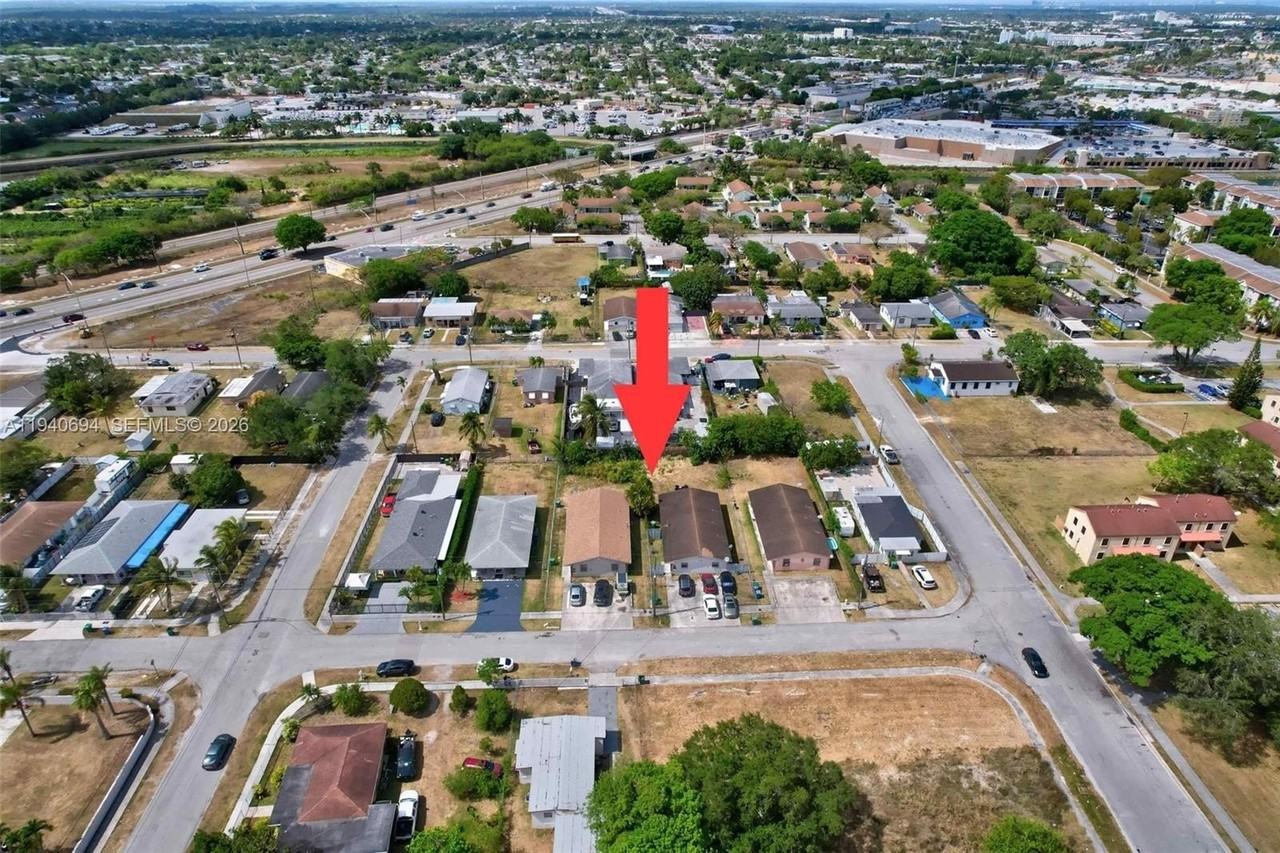 11467 Sw 215th St #11467 - Photo 4 of 6