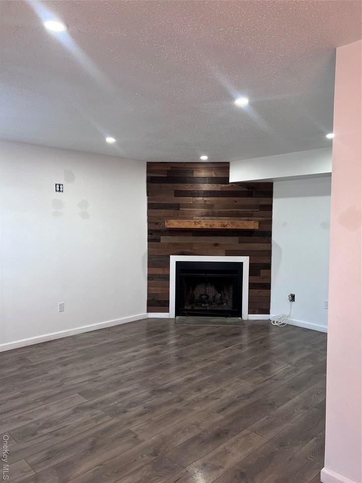 1107 Whispering Hls - Photo 2 of 14