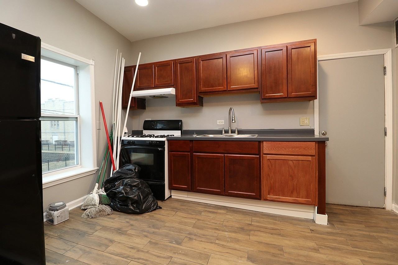 266 E Cass St Apt 2n #2N - Photo 4 of 14