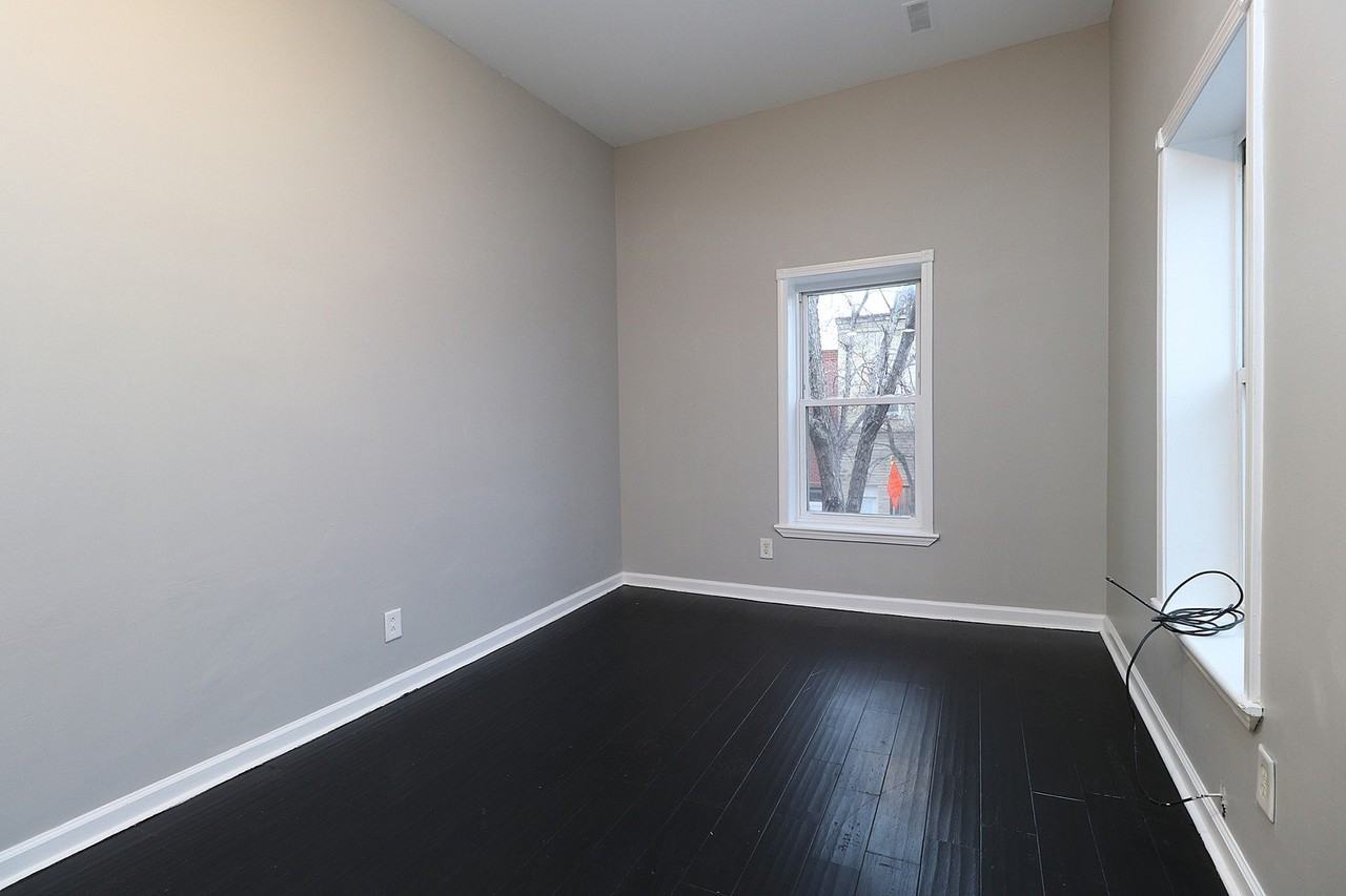 266 E Cass St Apt 2n #2N - Photo 5 of 12