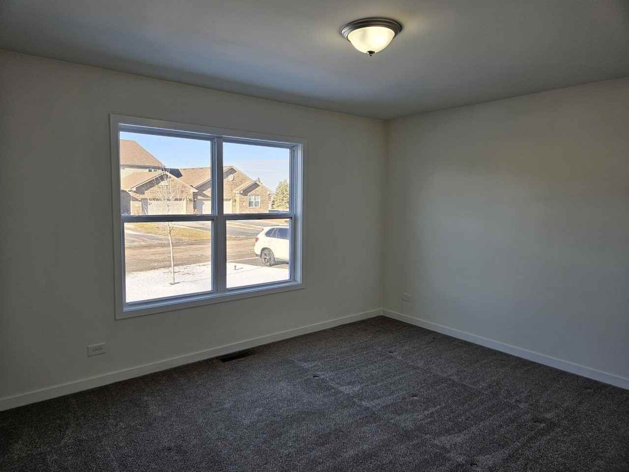 50 Olympus Dr - Photo 4 of 8