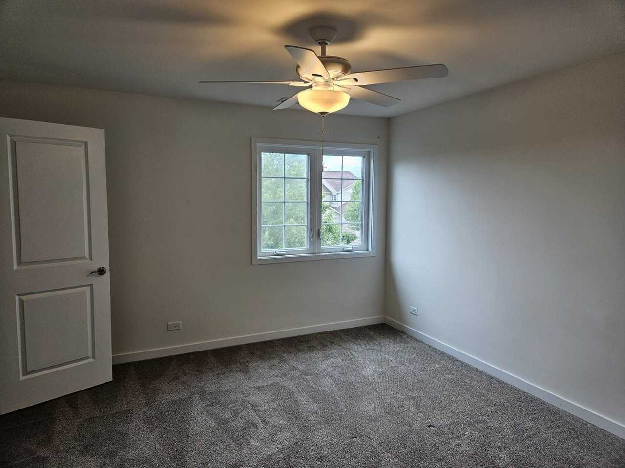 50 Olympus Dr - Photo 5 of 8