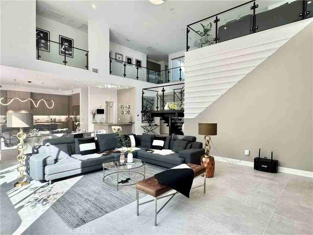 20401 W Aberdeen Ln - Photo 2 of 21