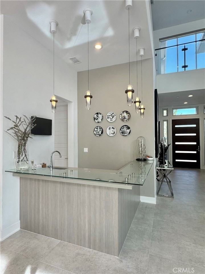 20401 W Aberdeen Ln - Photo 6 of 21