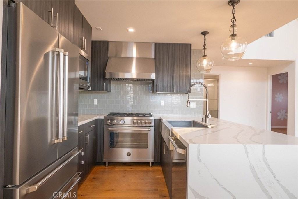 1825 11th St - Photo 5 of 30