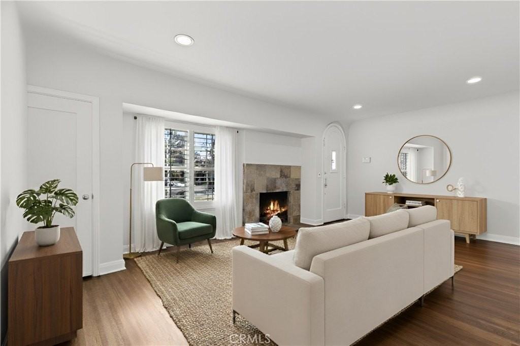 11147 Hortense St - Photo 2 of 17