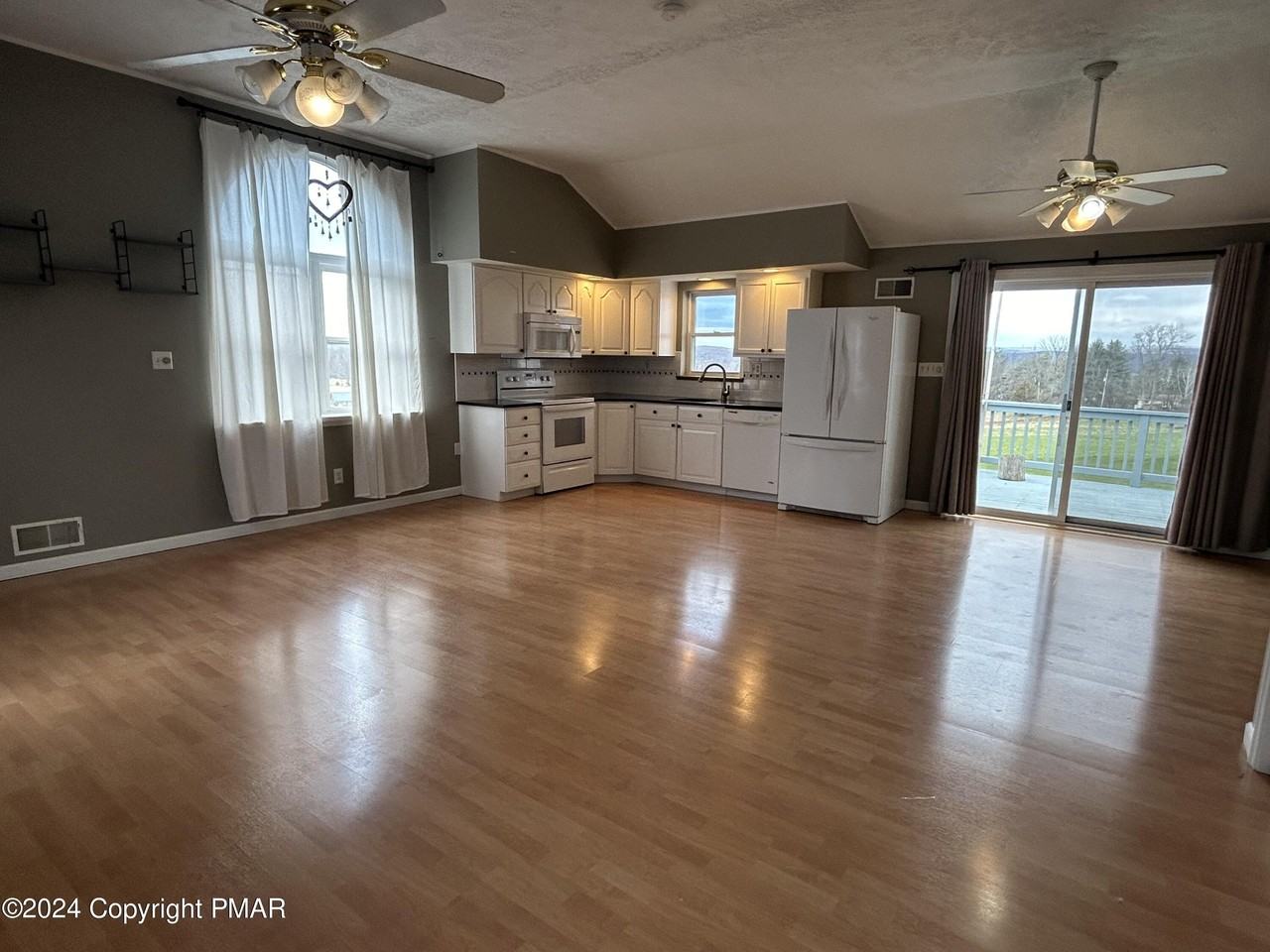 204 Bittenbender Dr - Photo 4 of 23