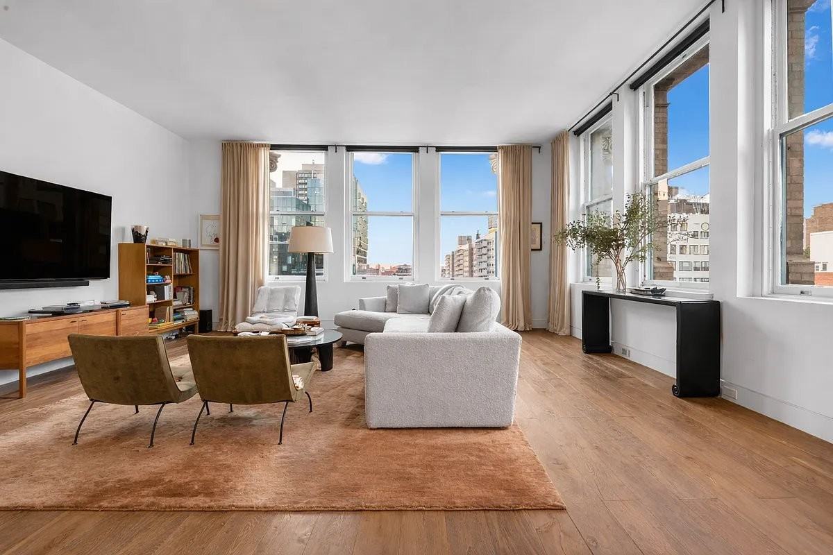 640 Broadway - Photo 2 of 20