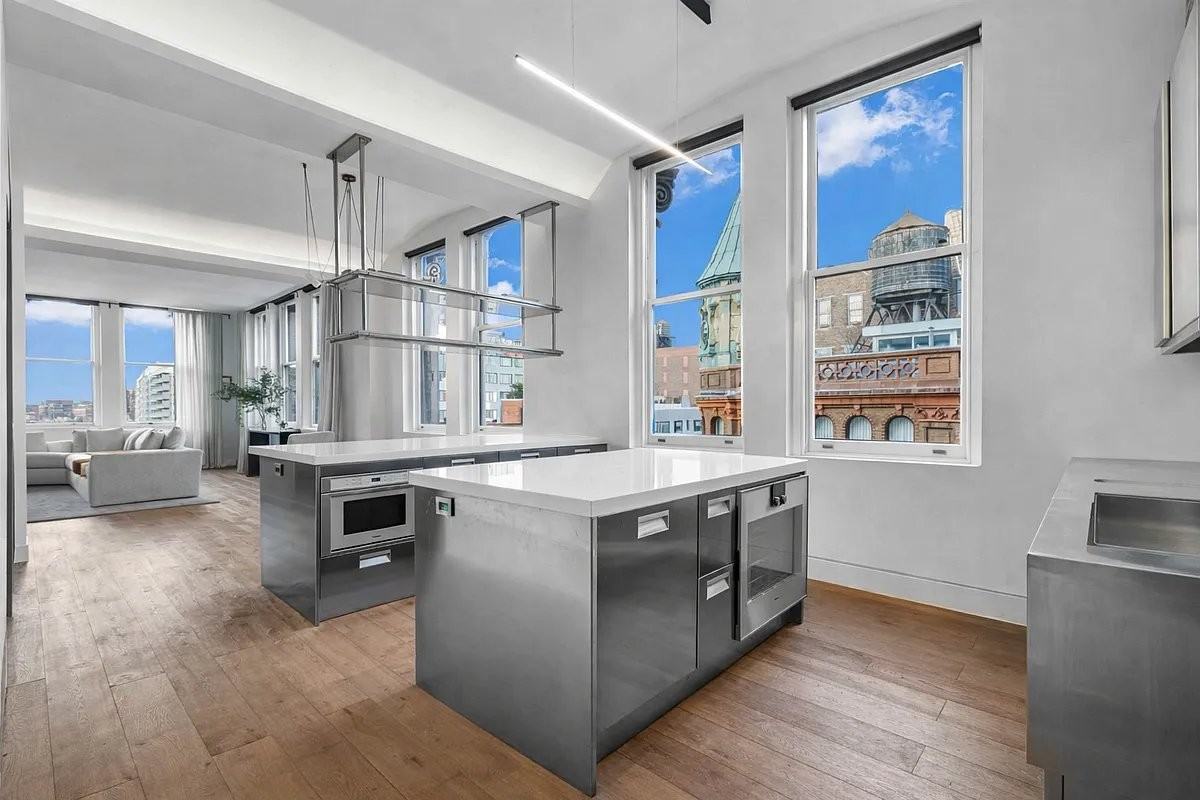 640 Broadway - Photo 3 of 20