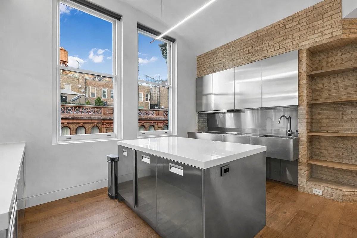 640 Broadway - Photo 5 of 20