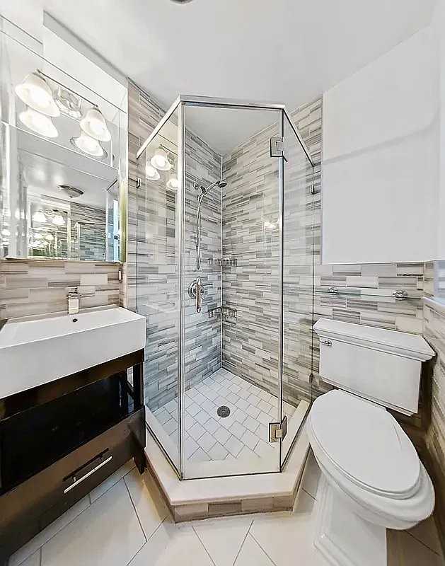 240 E 29th St #2 - Photo 5 of 6