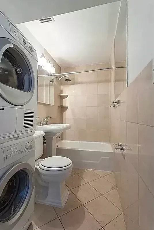 235 W 14th St #4D - Photo 4 of 4