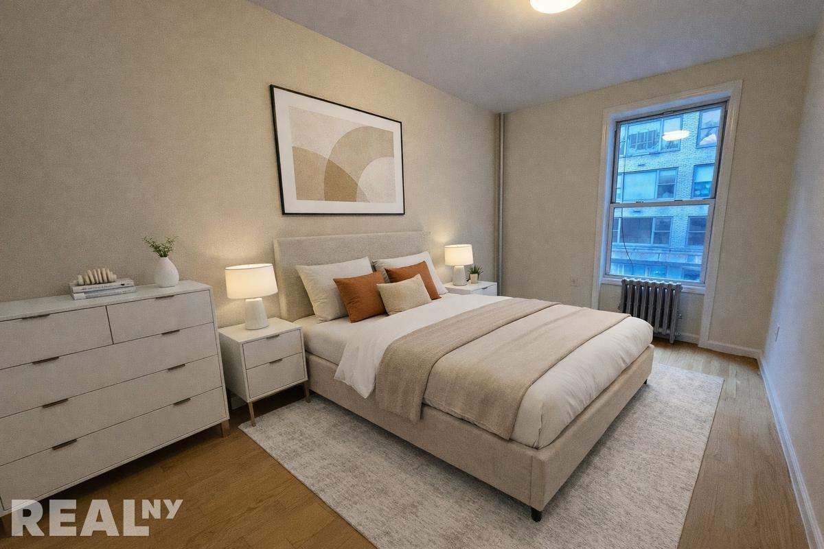 52 W 56th St #4R - Photo 2 of 4