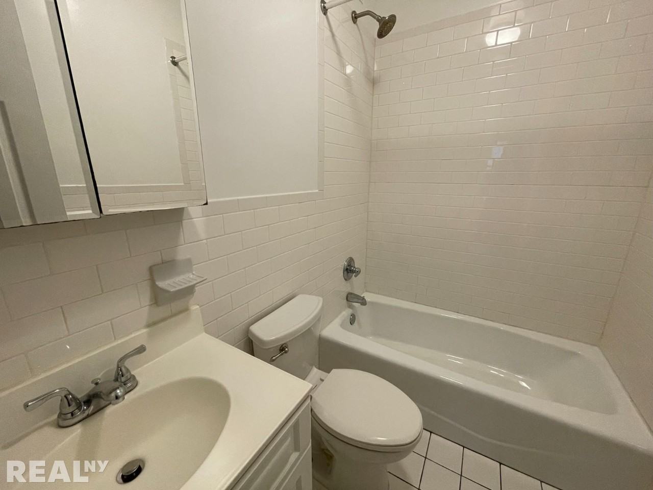 52 W 56th St #4R - Photo 4 of 4