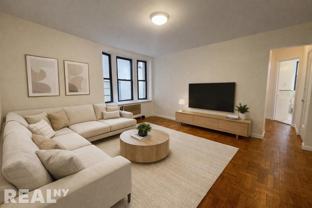 55 W 55th St #4C - Photo 1 of 1