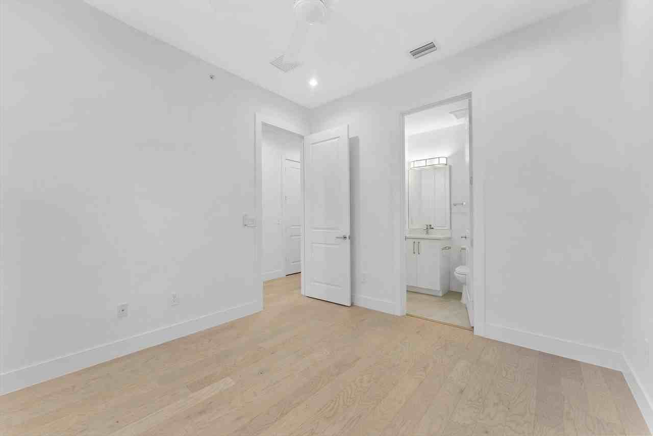 47 Nw 4th Ave - Photo 6 of 37