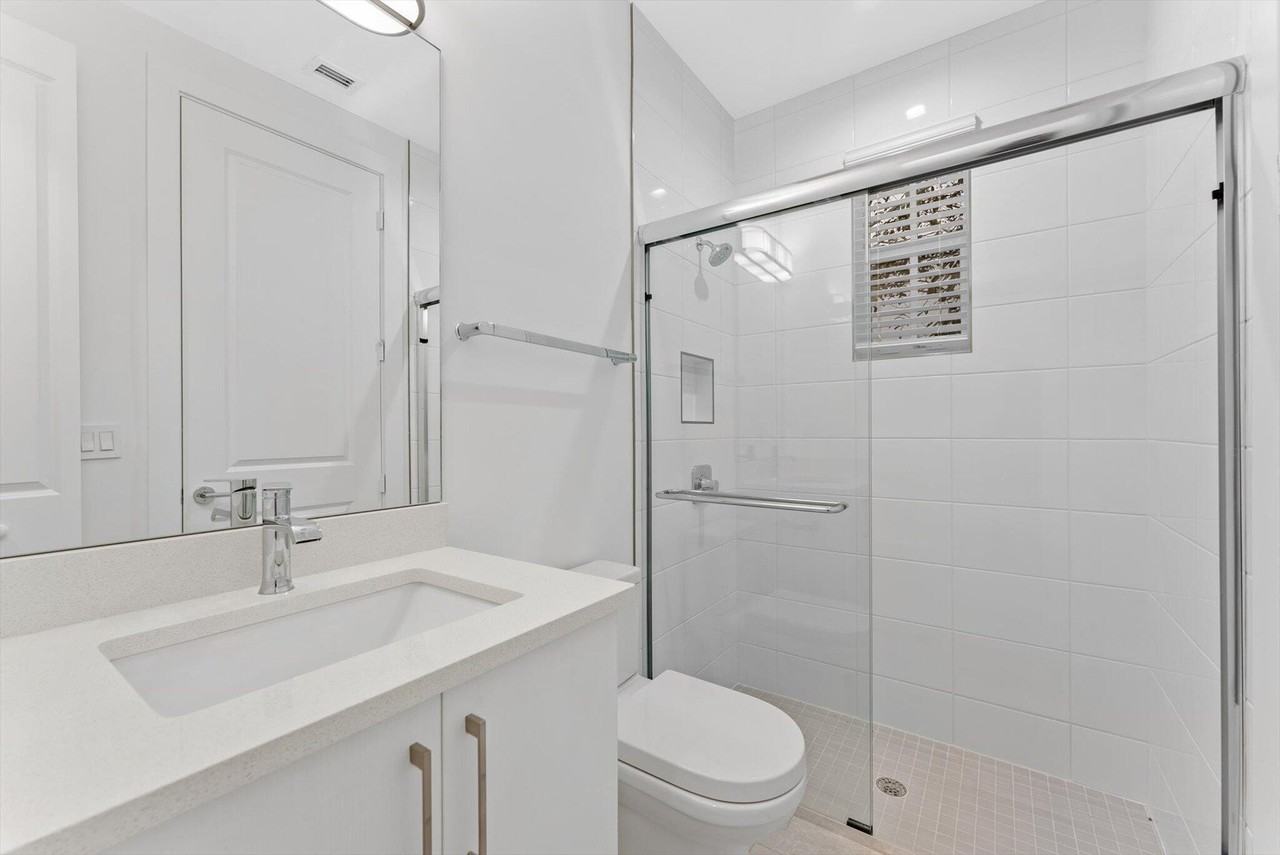 47 Nw 4th Ave - Photo 7 of 37