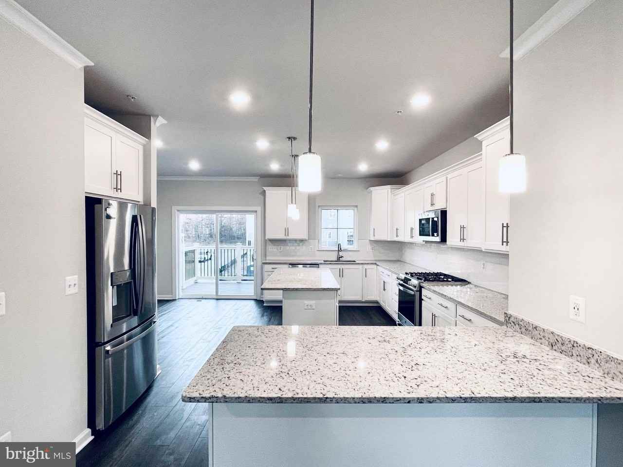 22732 Tate St - Photo 3 of 28