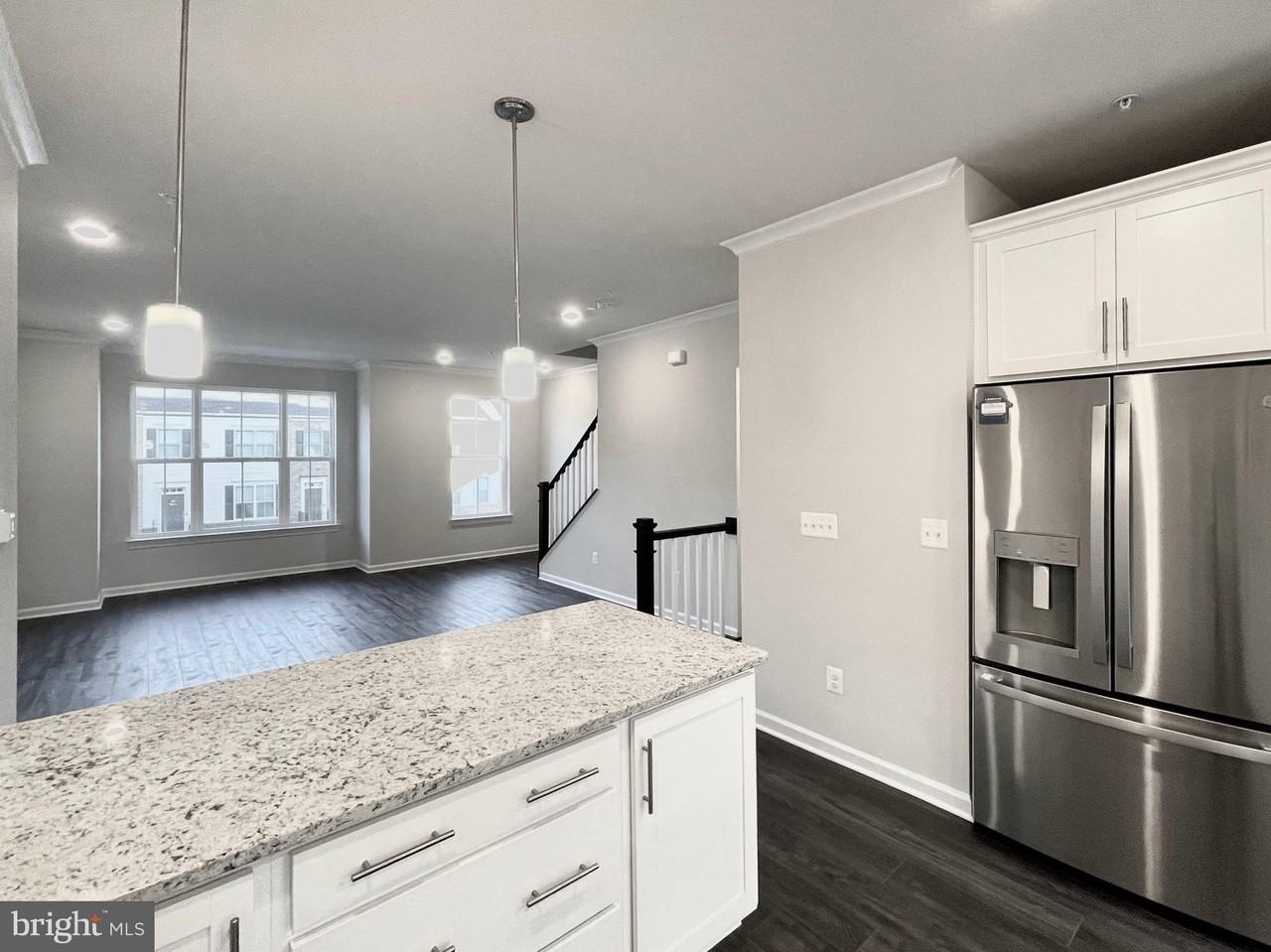 22732 Tate St - Photo 5 of 28