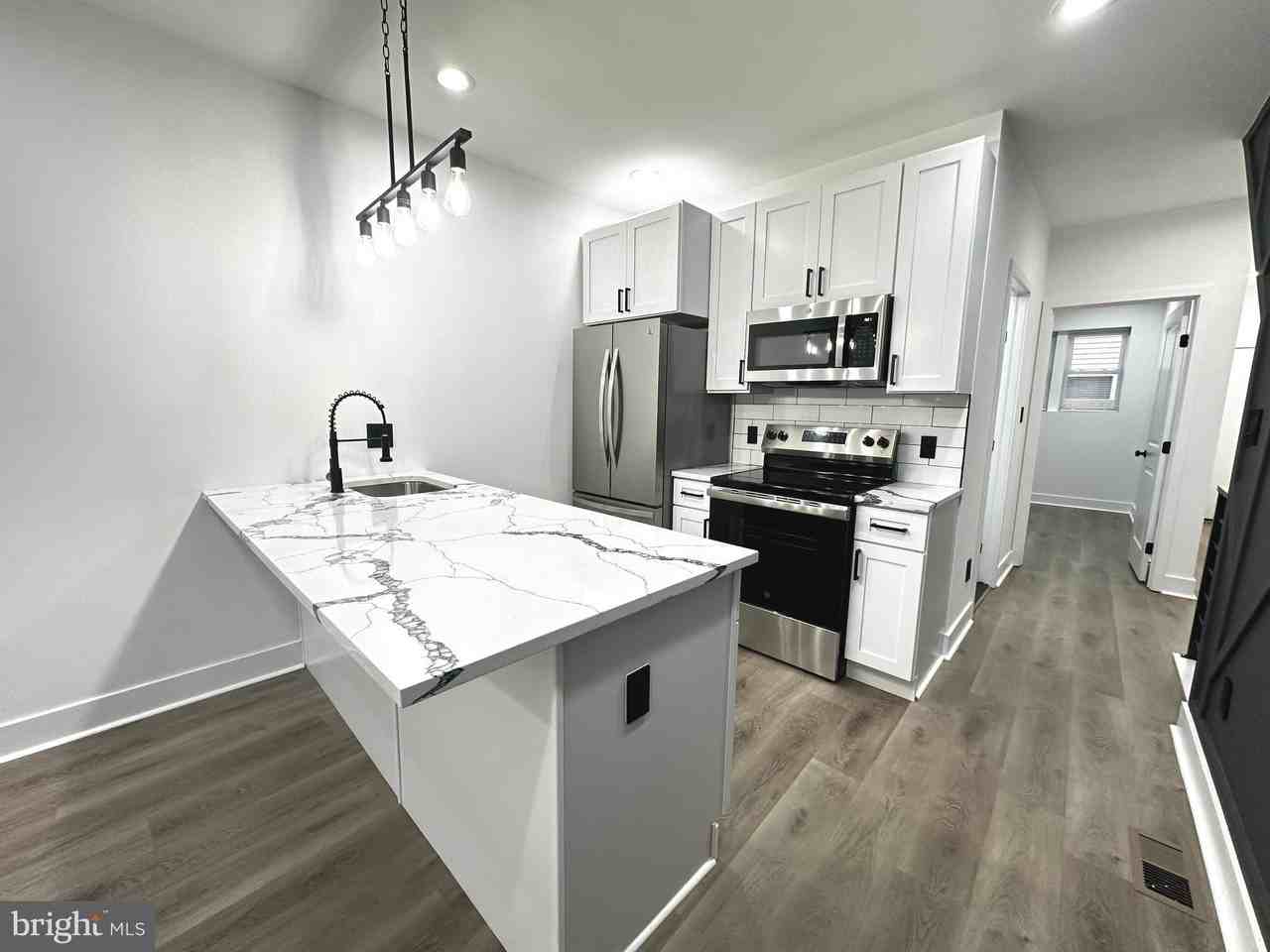 1015 S 6th St Unit 1 #1 - Photo 3 of 18