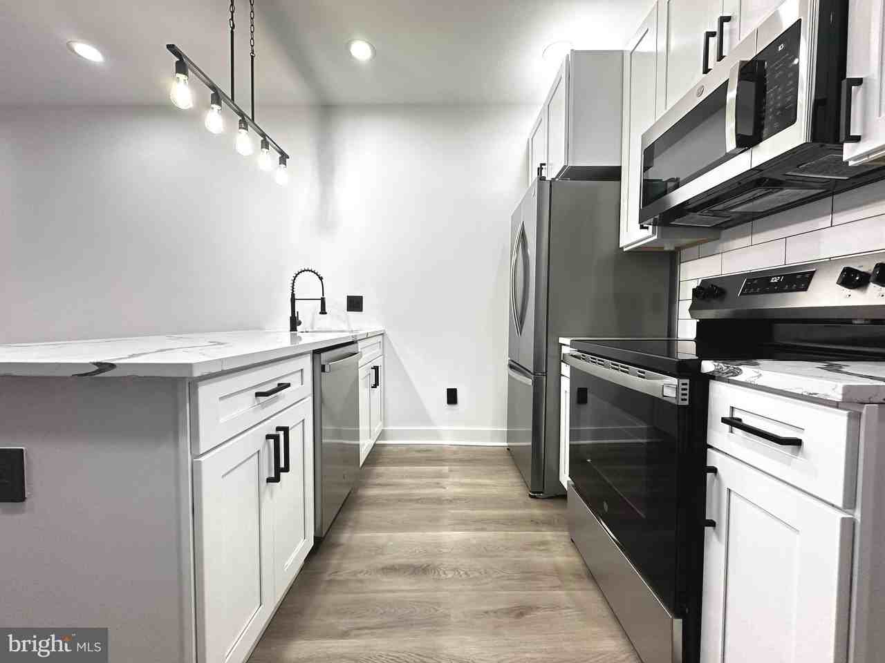 1015 S 6th St Unit 1 #1 - Photo 4 of 18