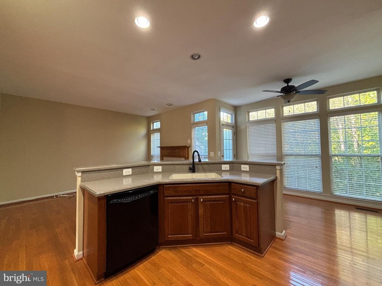 1538 Grosbeak Ct - Photo 2 of 23