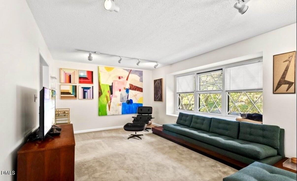 702 Delmar Rd - Photo 4 of 23