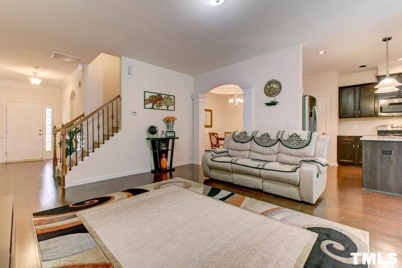 341 Scotlow Way - Photo 7 of 24