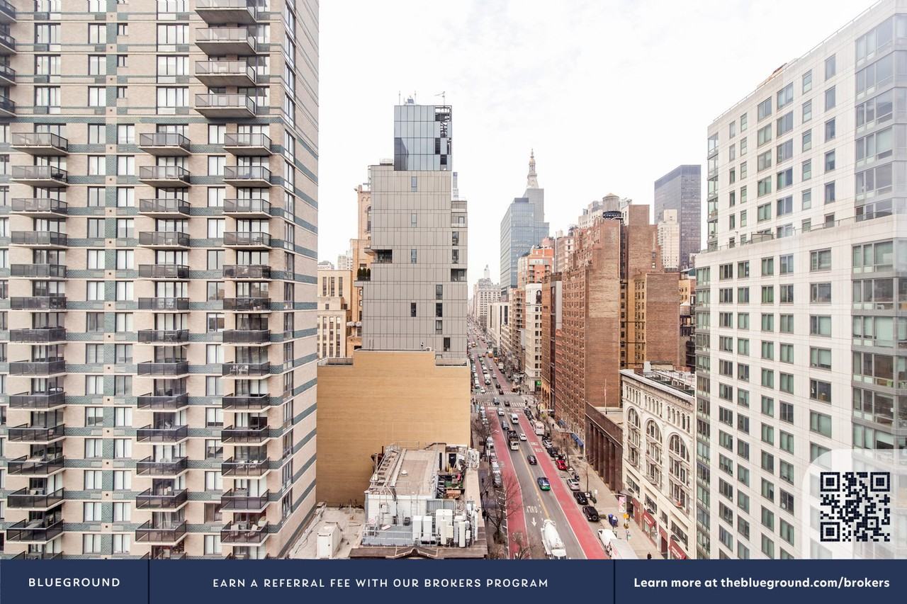 200 East 23rd Street - Photo 5 of 38