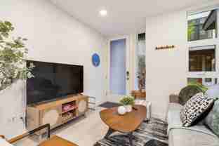 1431 E Howell St - Photo 1 of 1