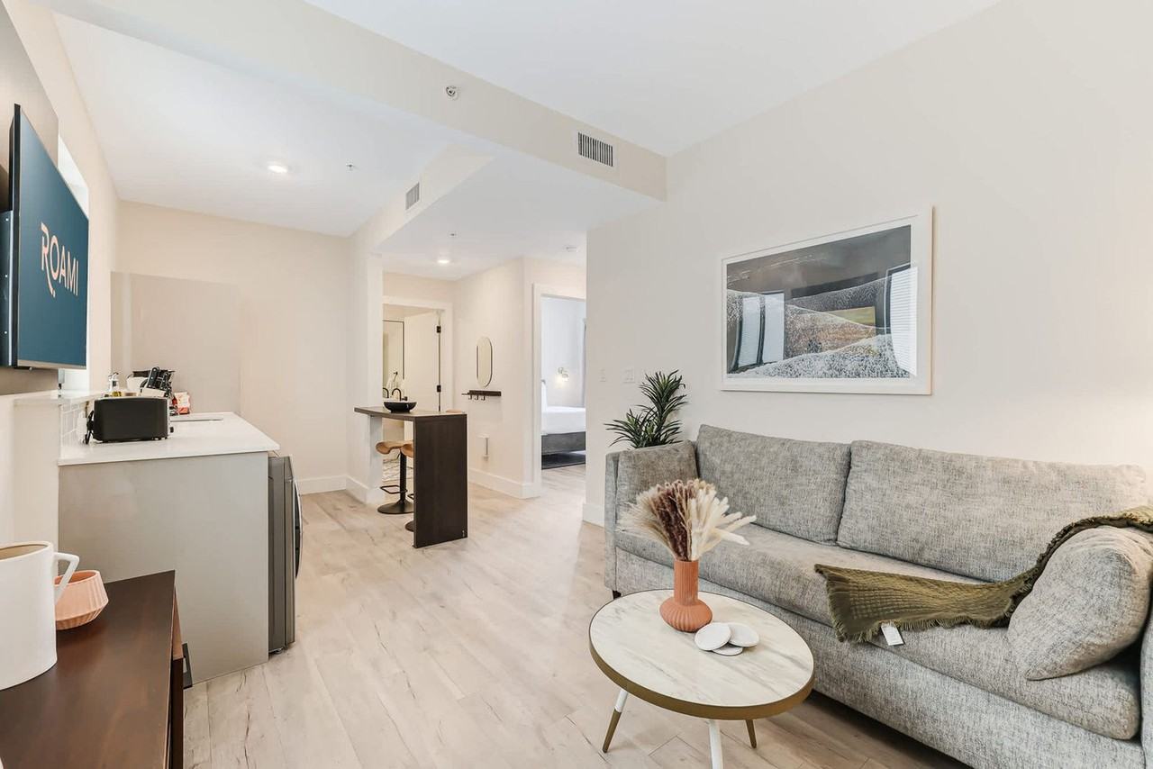 3031 Ne 4th Ave #1272302P - Photo 5 of 39