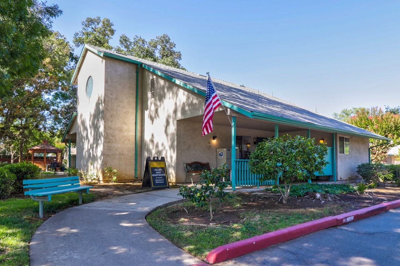 Valley Oaks Apartment - Photo 2 of 20