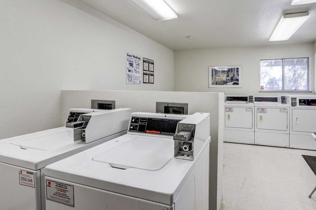 Valley Oaks Apartment - Photo 3 of 20