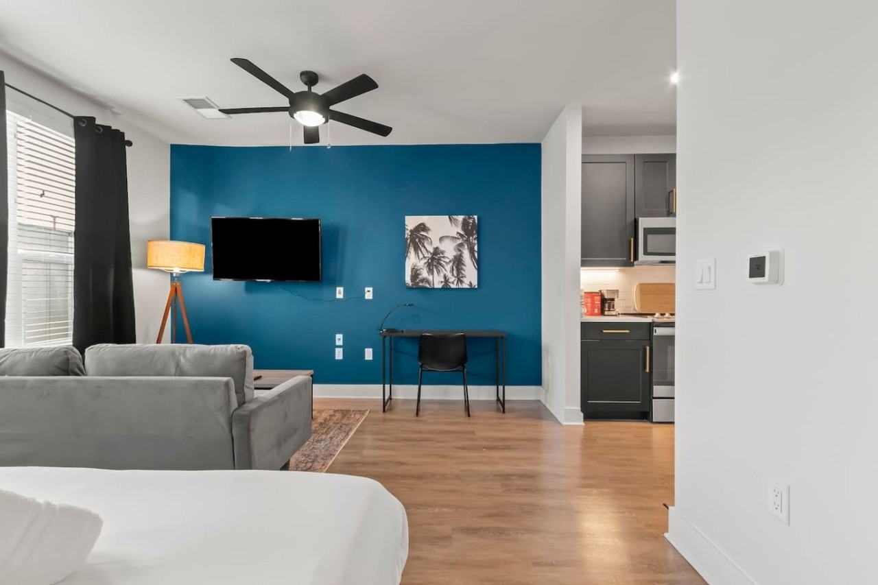 2317 W Grace St #1312500P - Photo 2 of 23