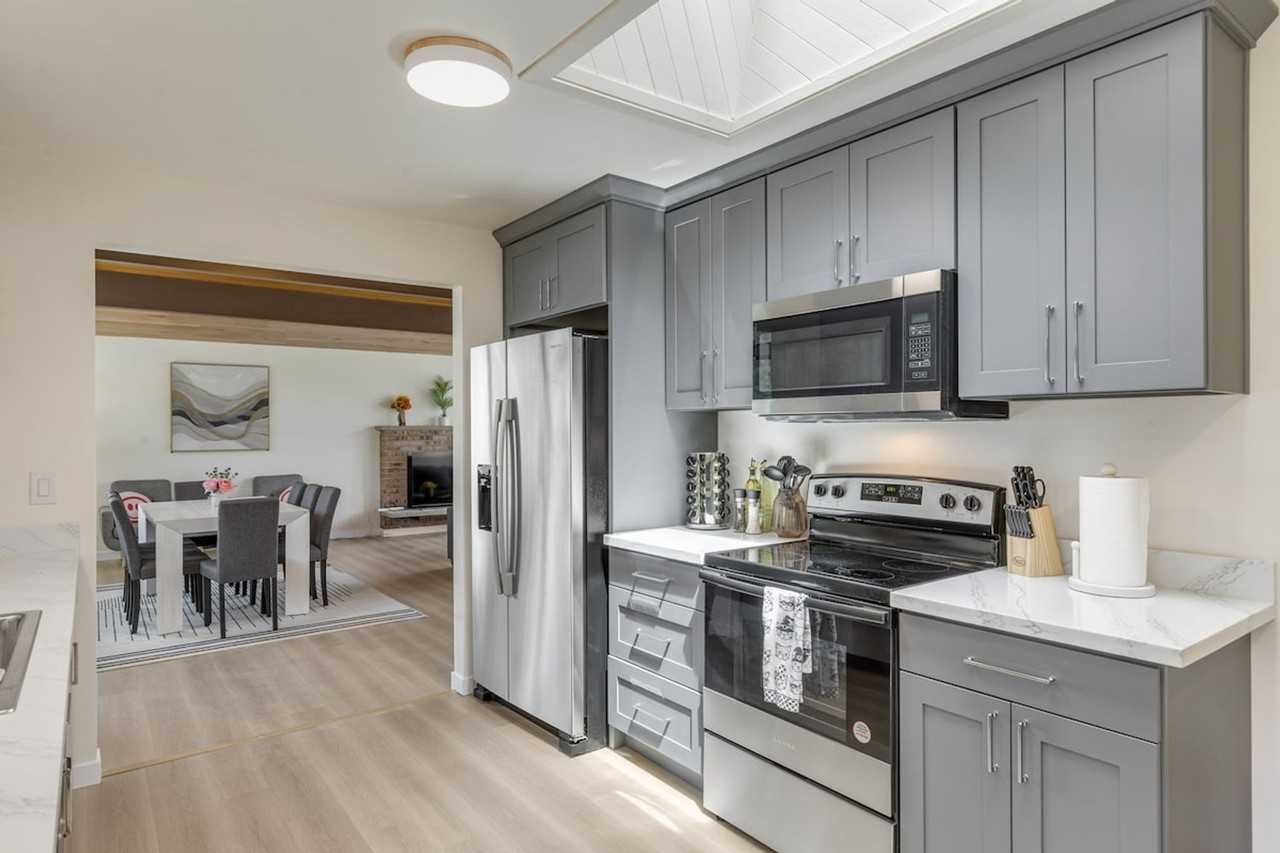 12527 Se 52nd St #1335049P - Photo 3 of 50