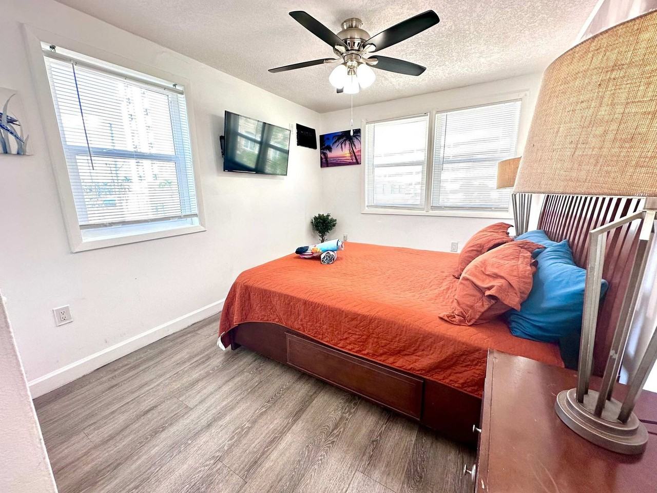 324 Van Buren St #1358006P - Photo 3 of 13