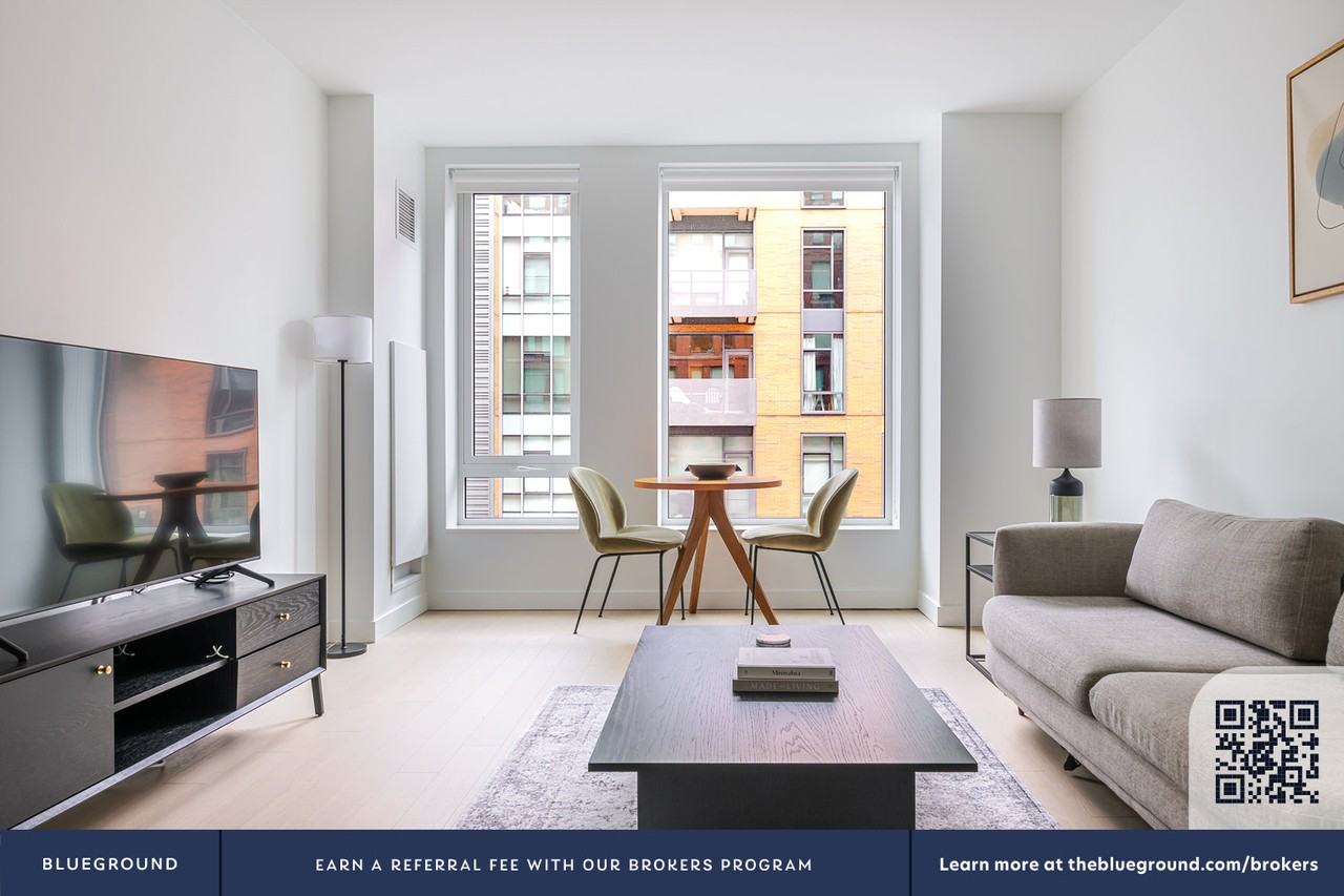 380 Harrison Ave #1326 - Photo 4 of 43