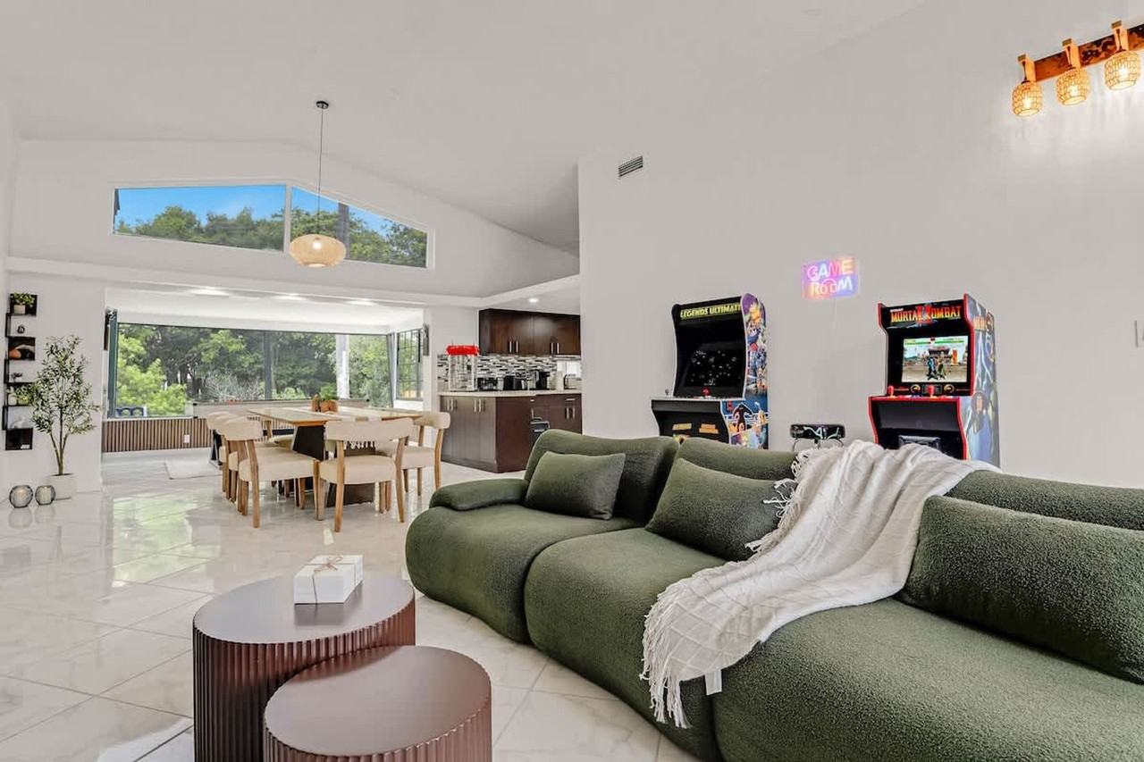 20140 Ne 25th Ct #1372364P - Photo 4 of 50