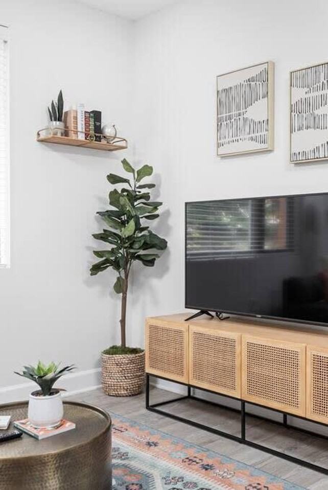 5858 N College Ave #1376595P - Photo 3 of 27