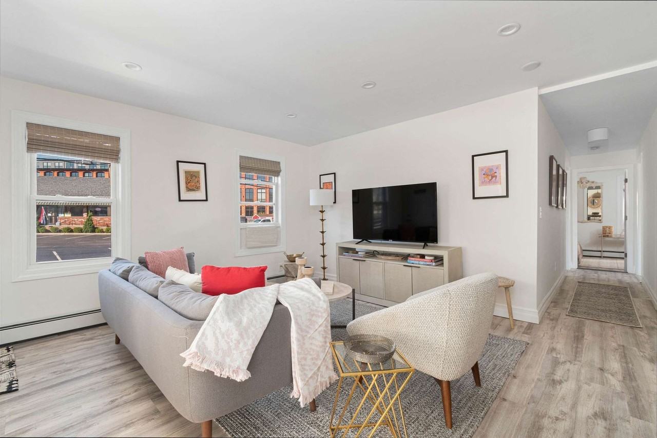 136 Main Street - Photo 5 of 48