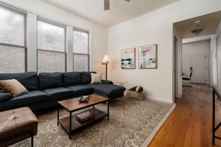 906 N Damen Ave - Photo 1 of 1