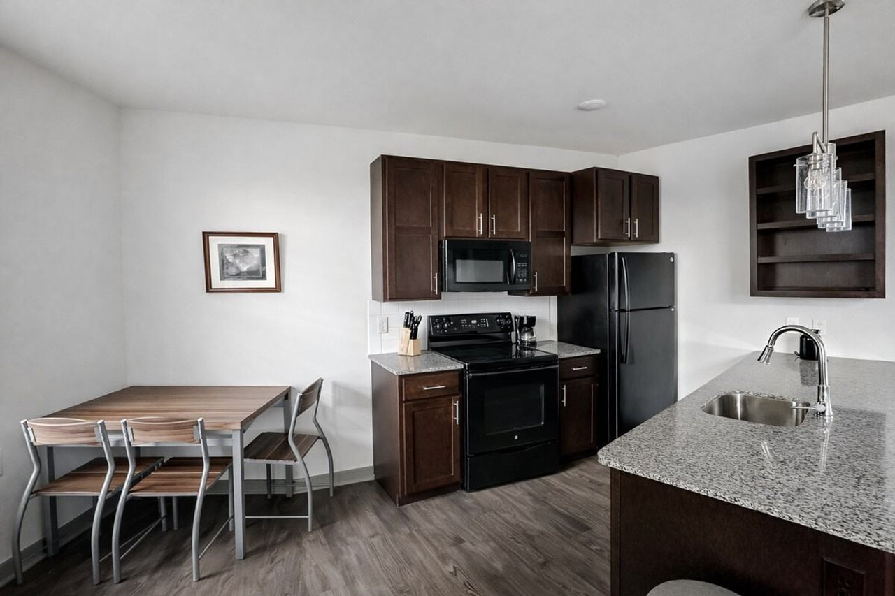 501 Main St #1380796P - Photo 4 of 17