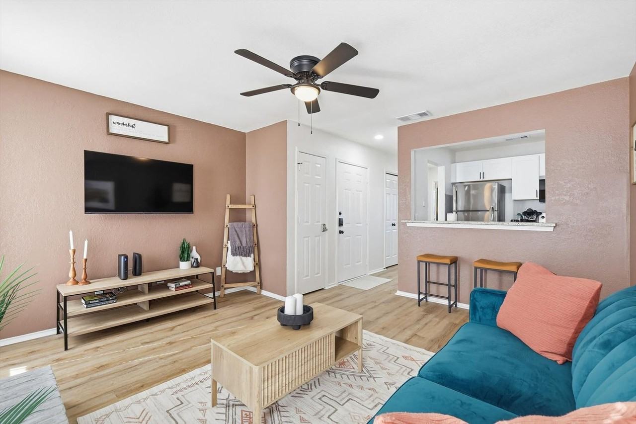 2160 E Arkansas Ln #1382164P - Photo 2 of 29