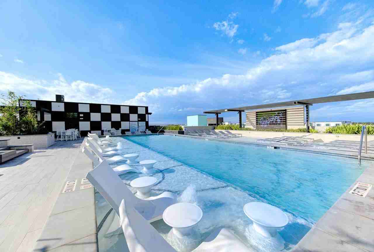 1111 Shepherd Dr #1380757P - Photo 4 of 48